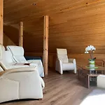 아파트 Idyllisches Fh Krakow Am 크라코프암지