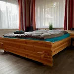 아파트 Idyllisches Fh Krakow Am 크라코프암지